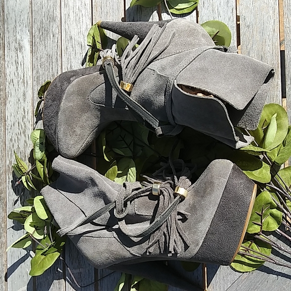 COLIN STUART SUEDE ANKLE BOOT 7 - Picture 14 of 15